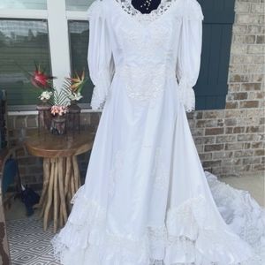 Vintage wedding dress